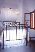 3 bed in psevmatimenos bed1.jpg (23013 bytes)