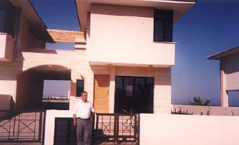 larnaca villas terraced 2 bed cyprus.jpg (21713 bytes)