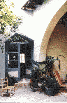 Arch,door.GIF (44289 bytes)