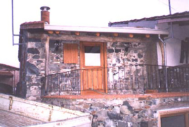 Louvaras cottage for sale in cyprus balcony.jpg (32436 bytes)