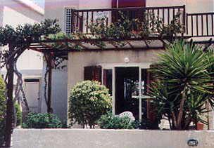 beach house in kiti cyprus sale.jpg (26283 bytes)