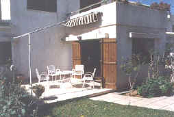 Cyprus holiday home elias patio.jpg (30527 bytes)