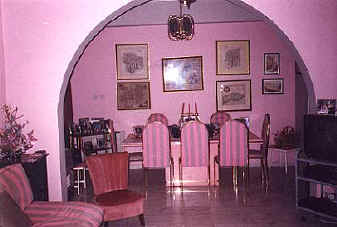 villa for sale in cyprus dining.JPG (24827 bytes)